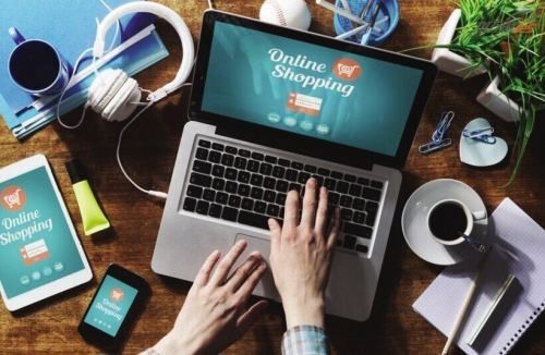 最后來說一個正能量的故事，一個關(guān)于兩代人理性消費理性投資的故事。